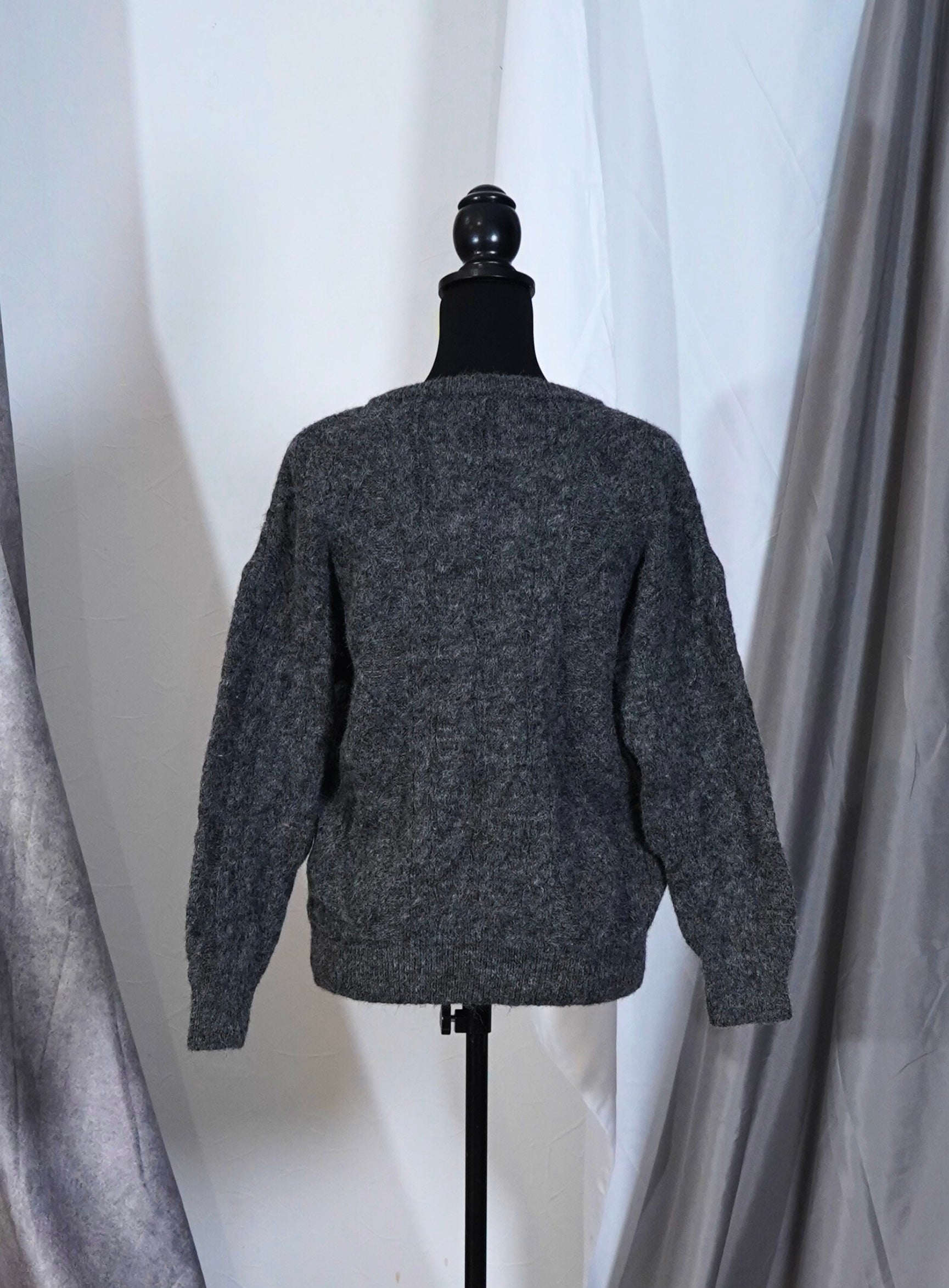 クロスオーバーVネックアランセーター