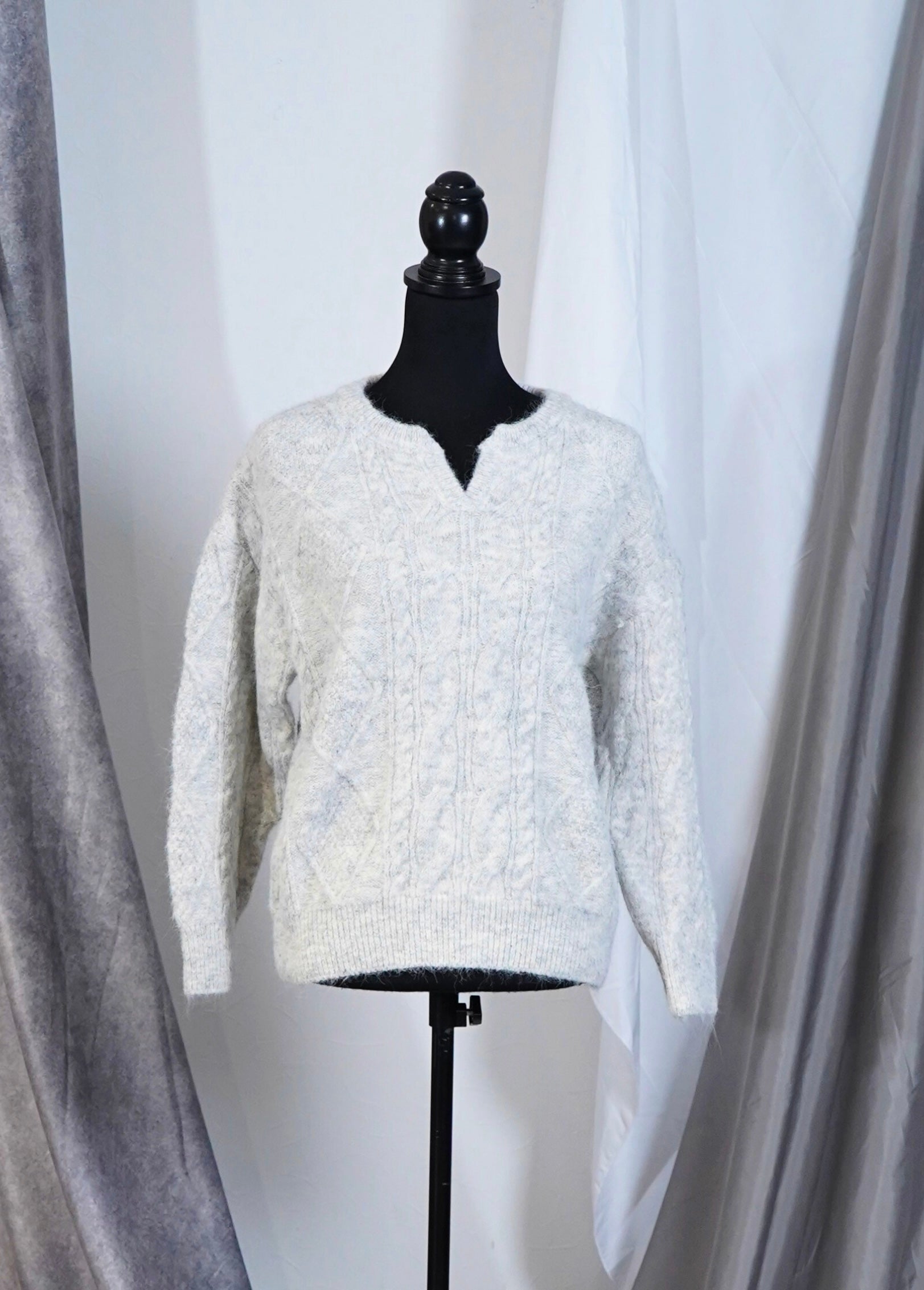 クロスオーバーVネックアランセーター