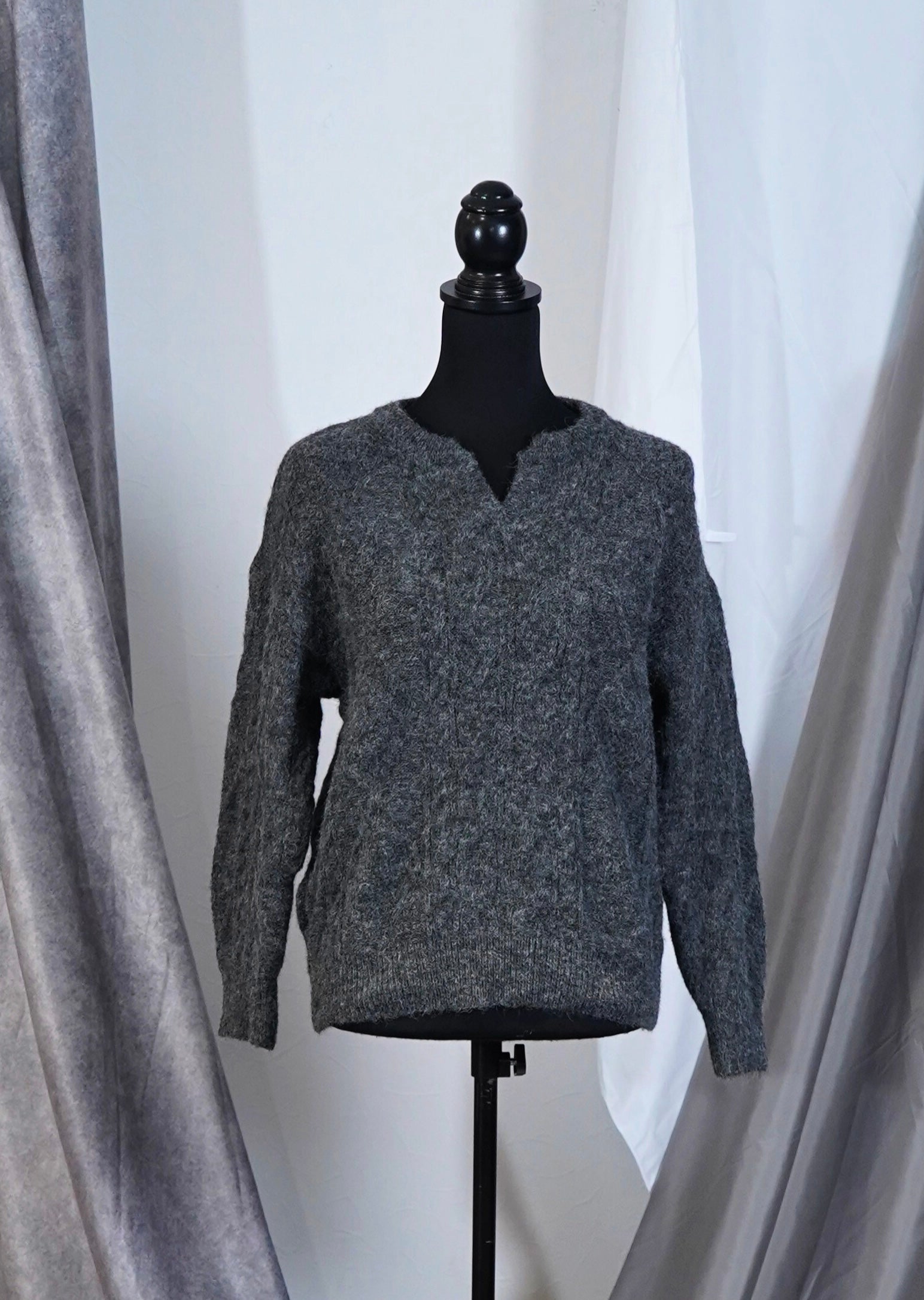 クロスオーバーVネックアランセーター